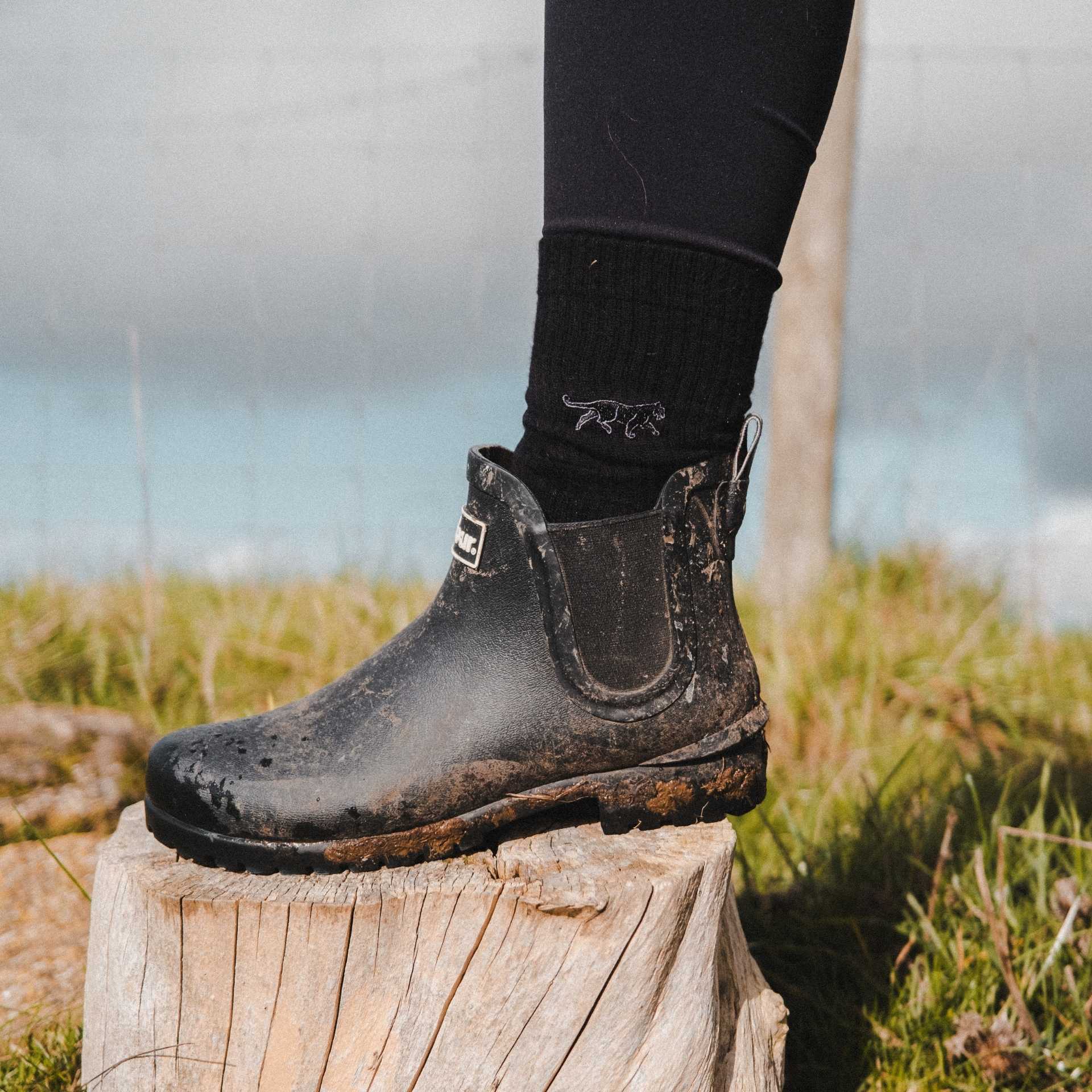 Black & White Ribbed 2 Pack Bamboo Sock Set